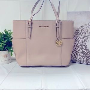 Michael Kors bag. Soft pink.